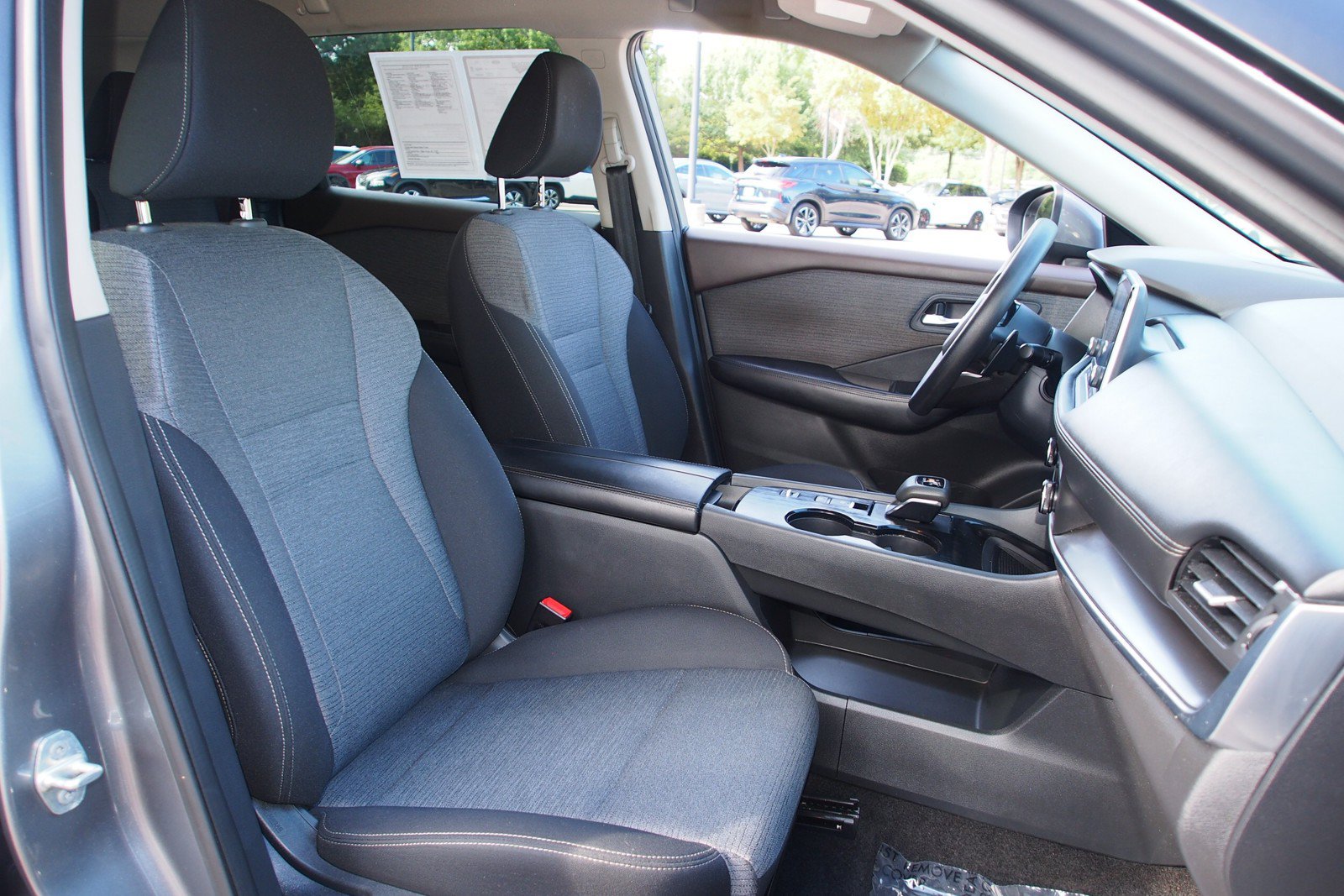 Used 2023 Nissan Rogue SV FWD image 11