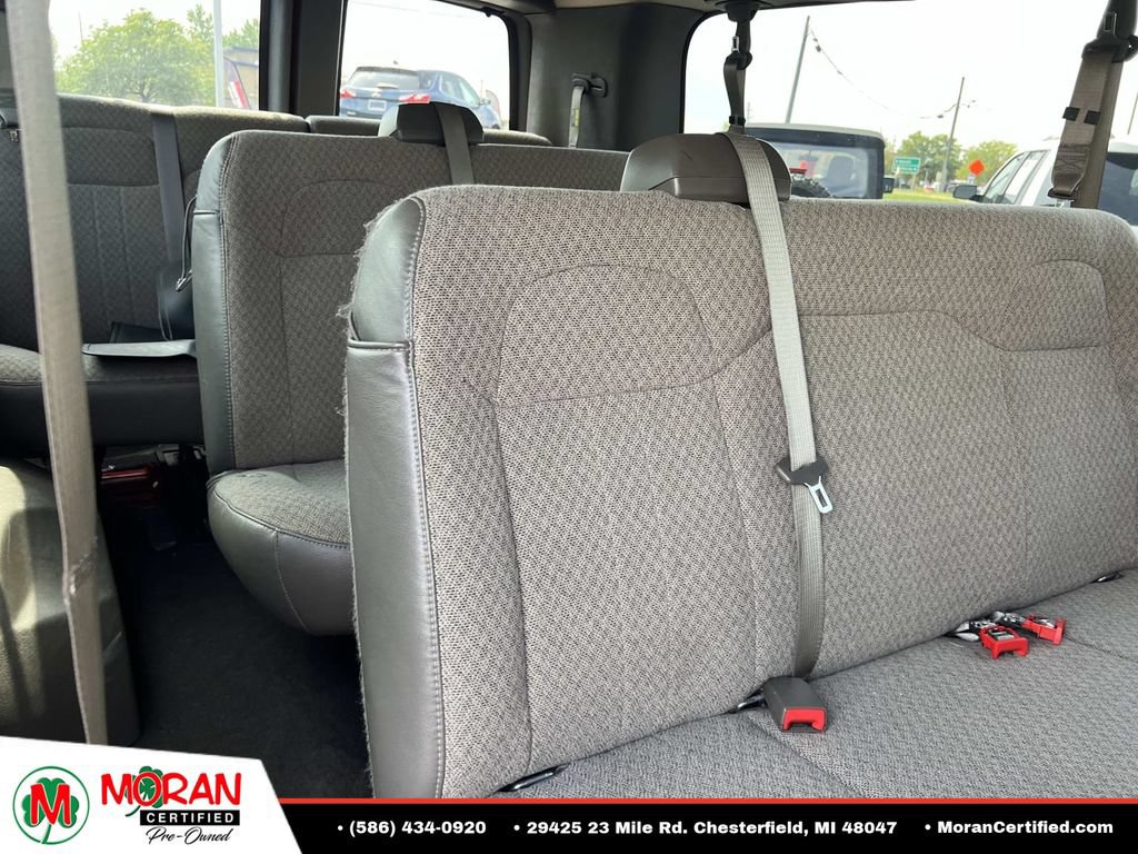 Used 2019 Chevrolet Express 3500 LS RWD image 16