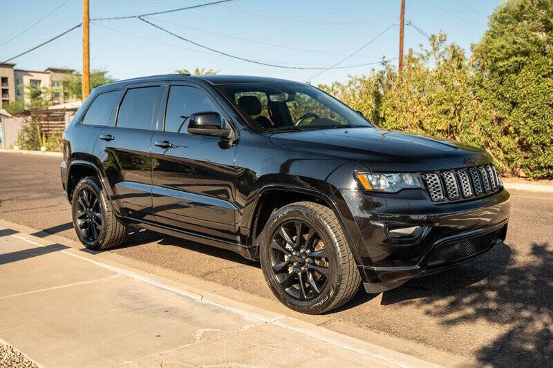 Used 2020 Jeep Grand Cherokee Altitude image 7
