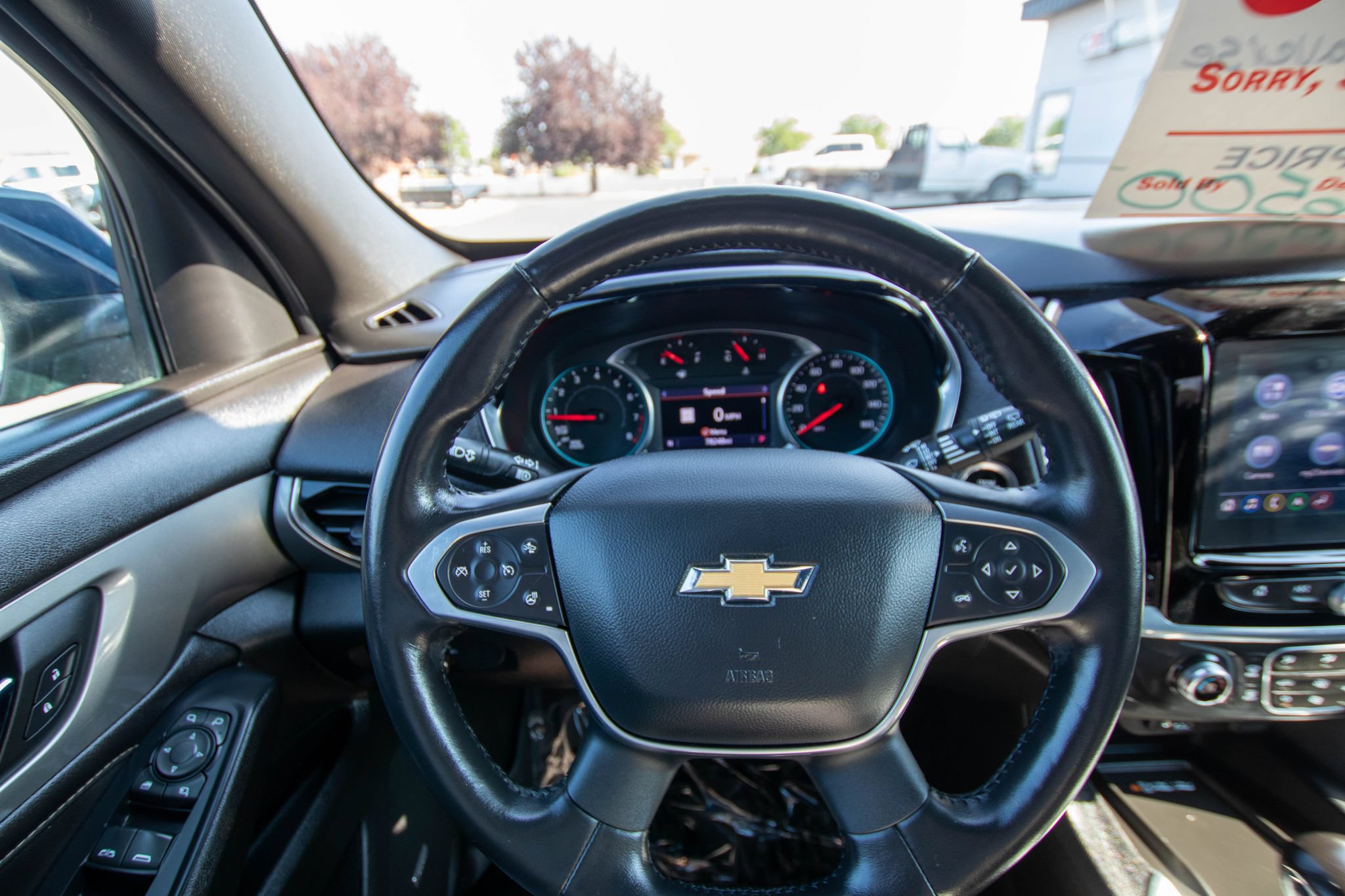 Used 2022 Chevrolet Traverse LT w/ LT Premium Package AWD/4WD image 17