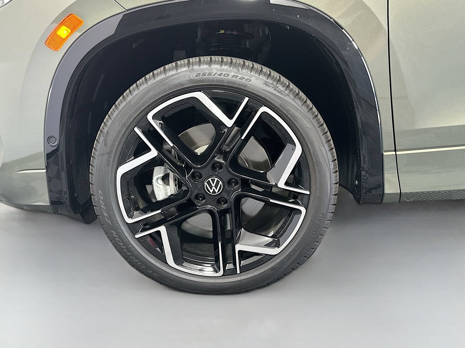 New 2026 Volkswagen Tiguan SEL R-Line AWD/4WD image 33