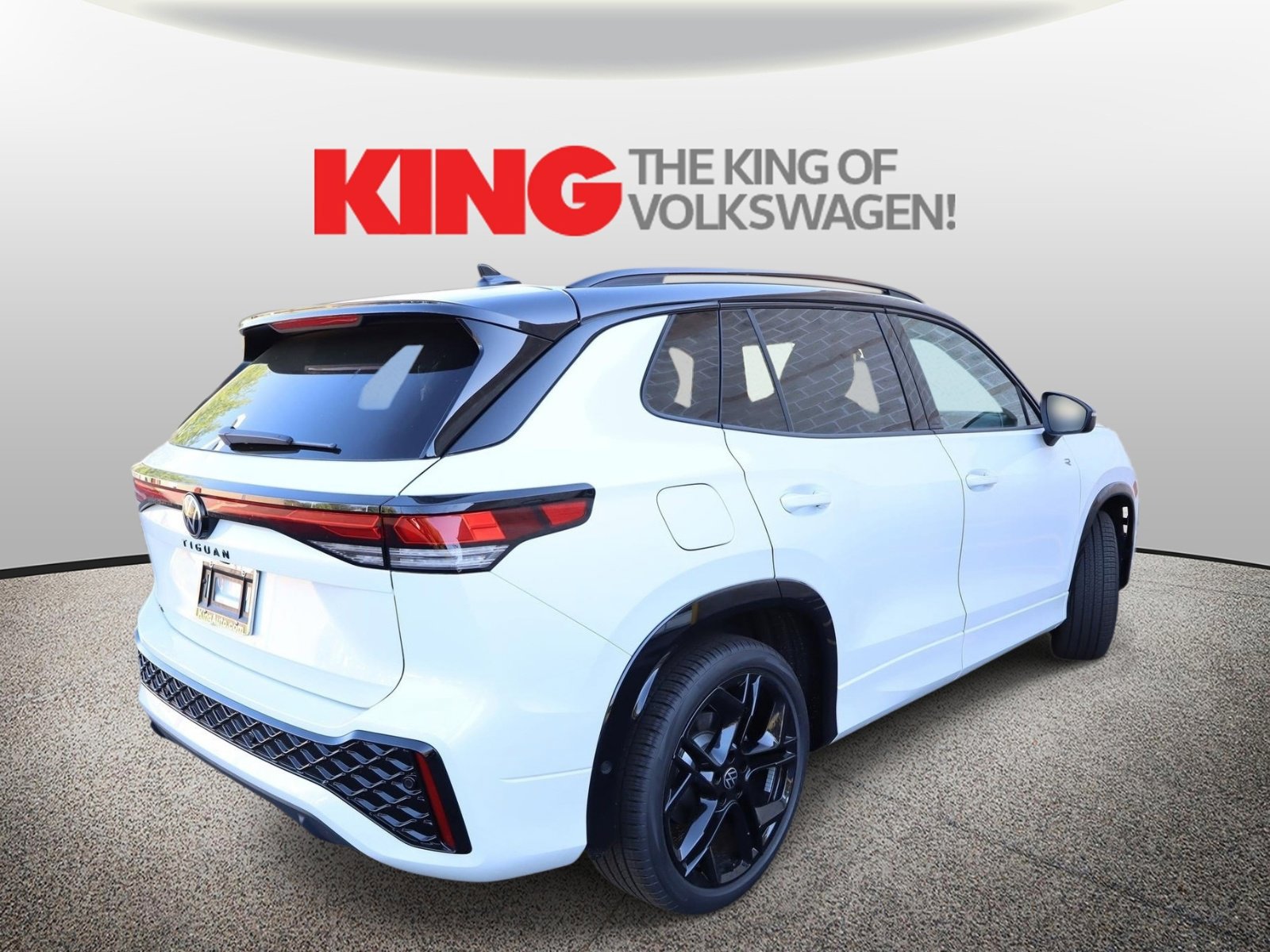 New 2026 Volkswagen Tiguan SE R-Line FWD image 3