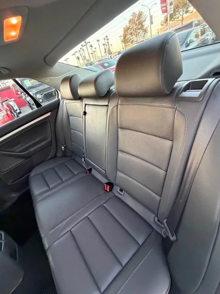 Used 2008 Volkswagen Jetta Wolfsburg Edition FWD image 8