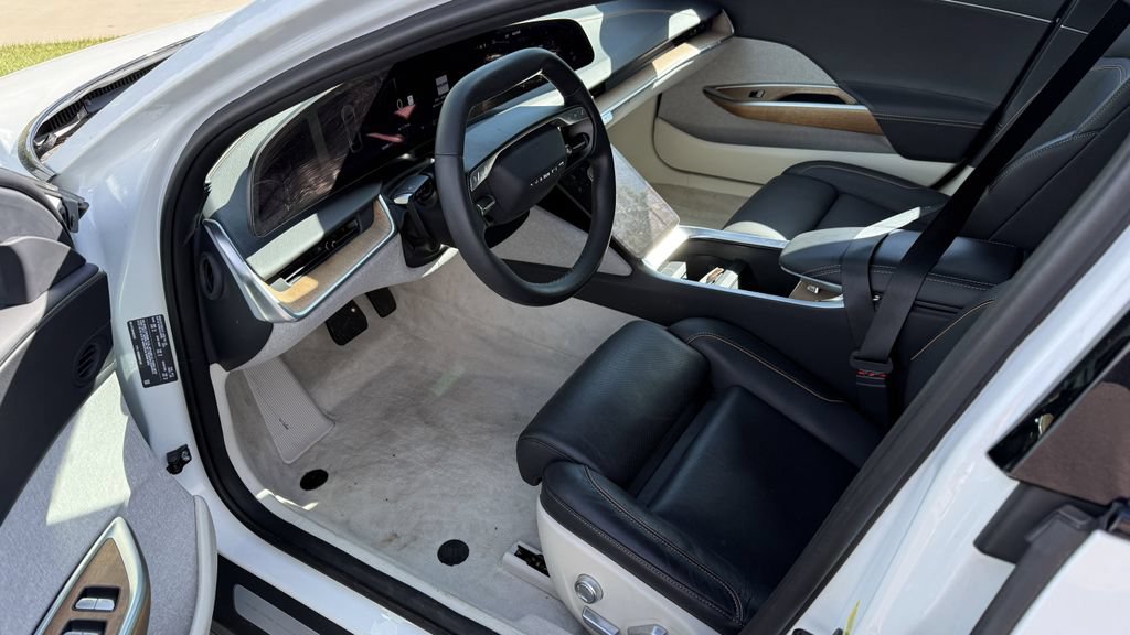 Used 2024 Lucid Air Touring AWD/4WD image 3