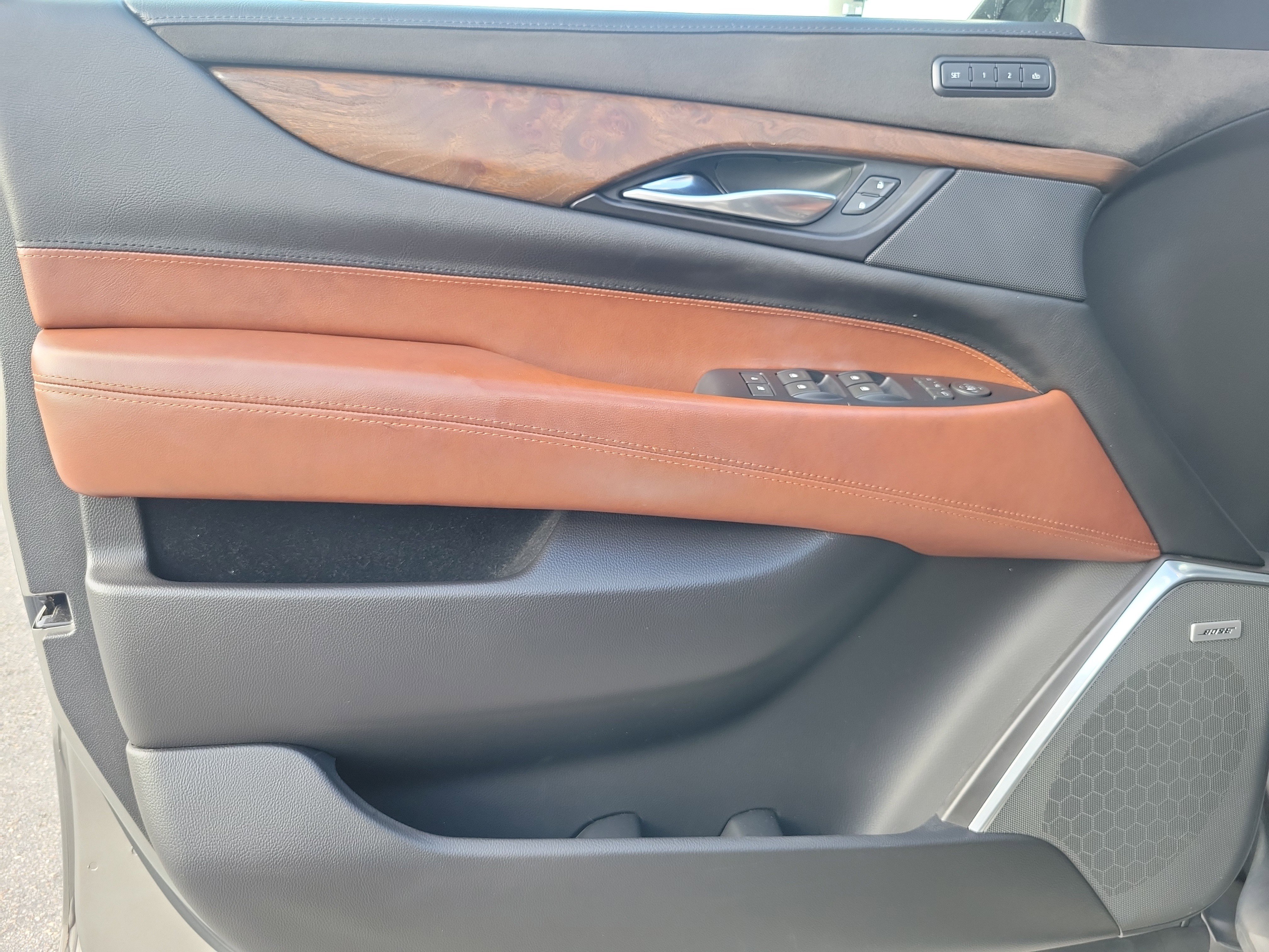 Used 2018 Cadillac Escalade ESV Luxury image 25