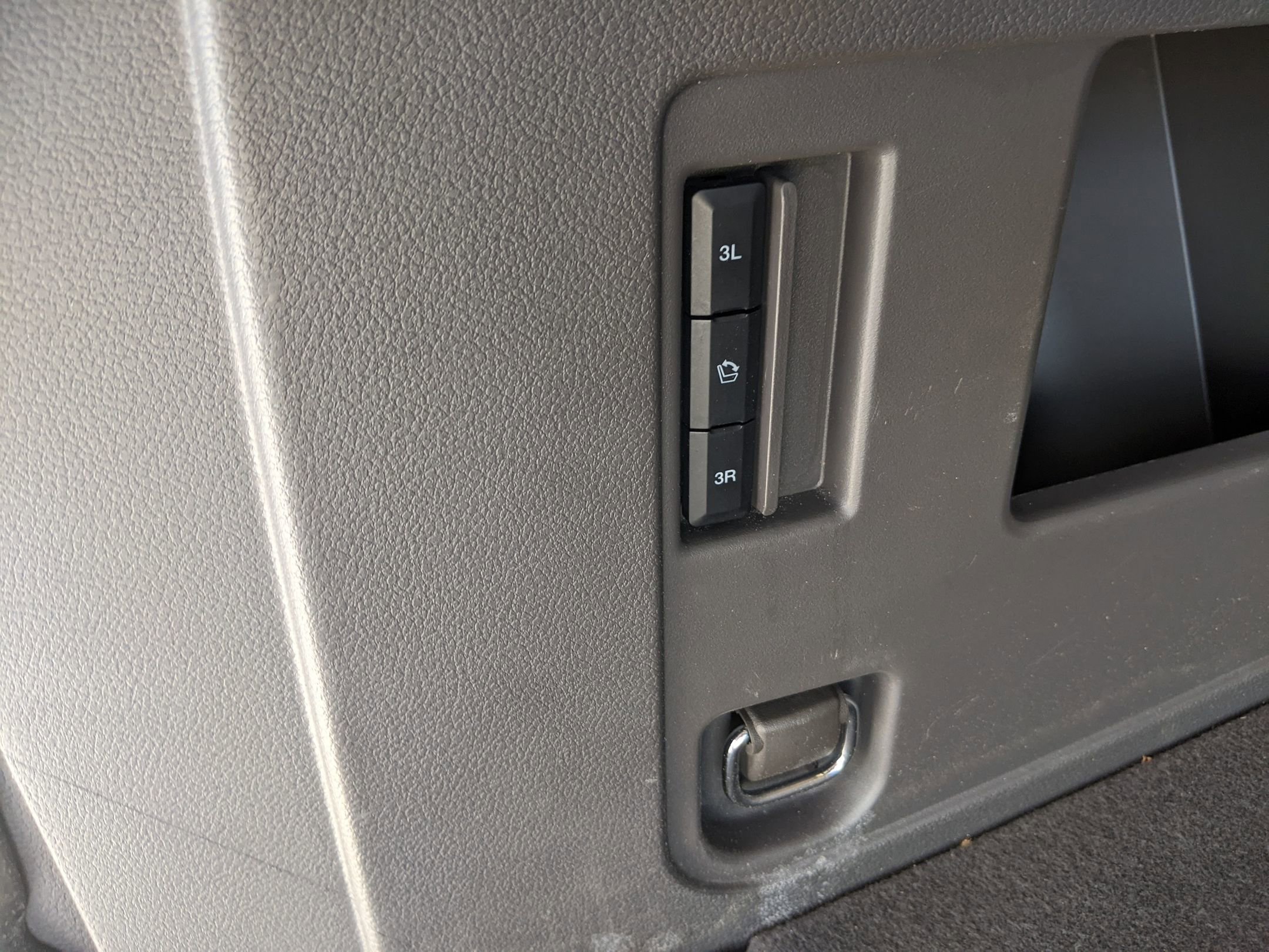 Used 2021 Ford Expedition XLT image 30