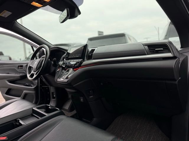 Used 2024 Honda Odyssey Sport image 16