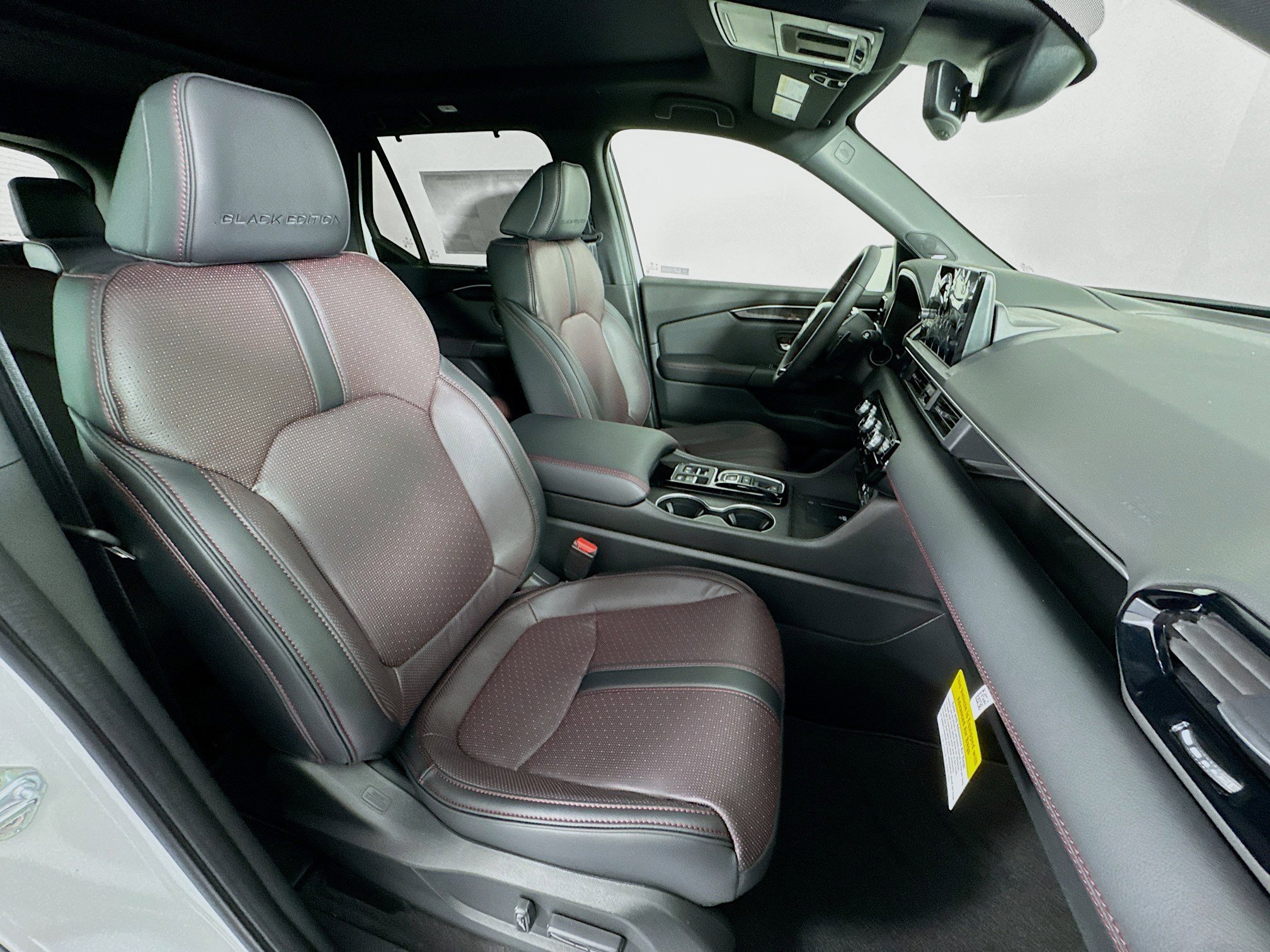 New 2025 Honda Pilot Black Edition image 31