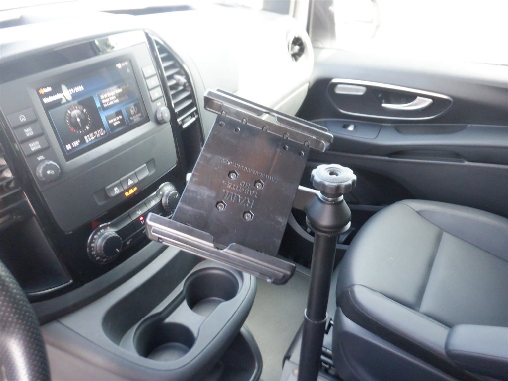 Used 2023 Mercedes-Benz Metris image 19