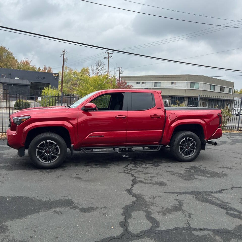 Used 2025 Toyota Tacoma SR5 RWD image 5