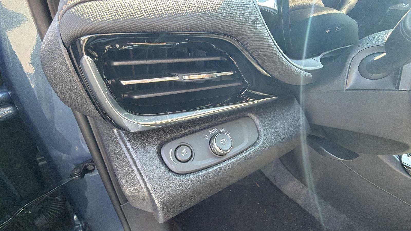 New 2025 Buick Envista Avenir image 17