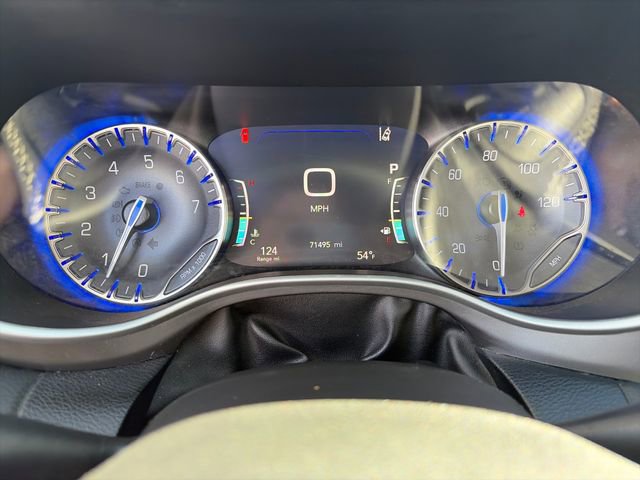 Used 2022 Chrysler Pacifica Touring-L FWD image 28