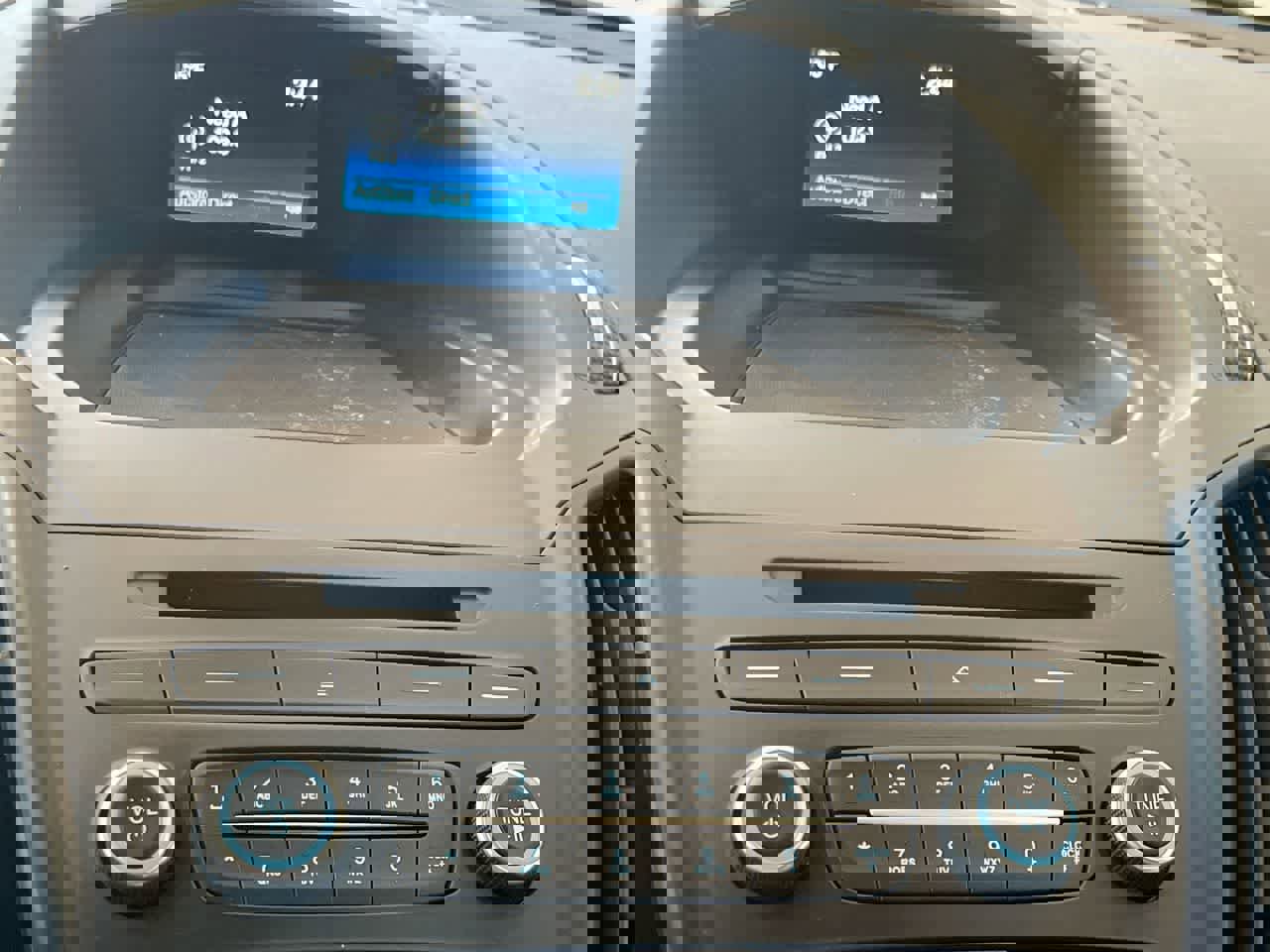 Used 2018 Ford Escape SE AWD/4WD image 16