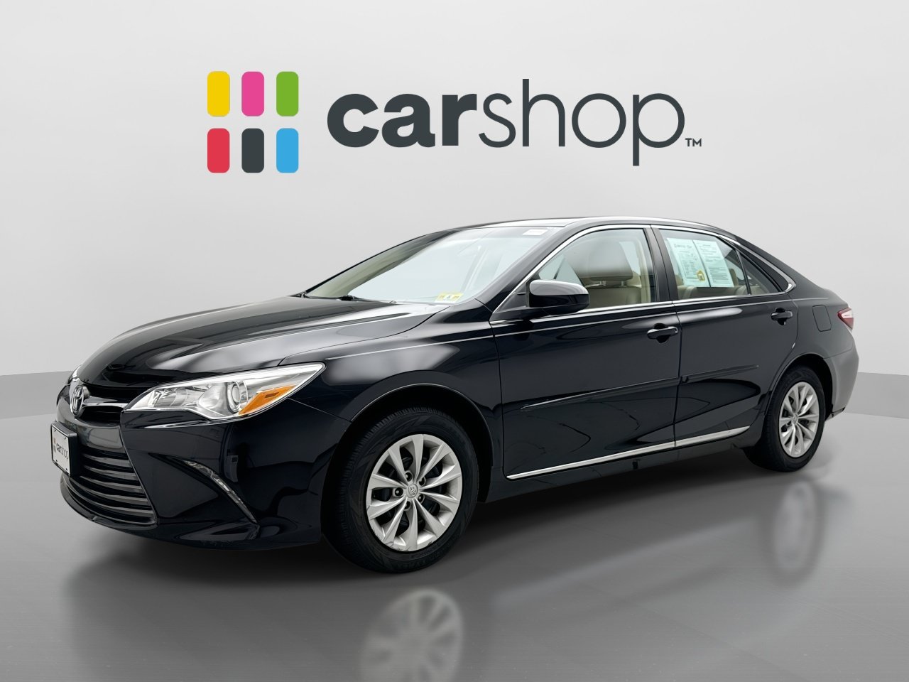 Used 2017 Toyota Camry LE FWD image 1