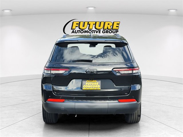 New 2025 Jeep Grand Cherokee L Laredo image 4