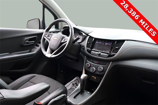 Used 2022 Chevrolet Trax LT w/ LT Convenience Package image 18