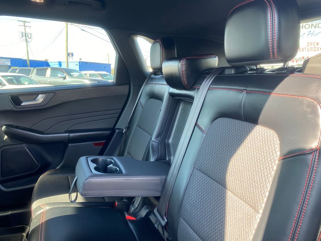 Used 2024 Ford Escape ST-Line w/ Tech Pack #1 AWD/4WD image 15