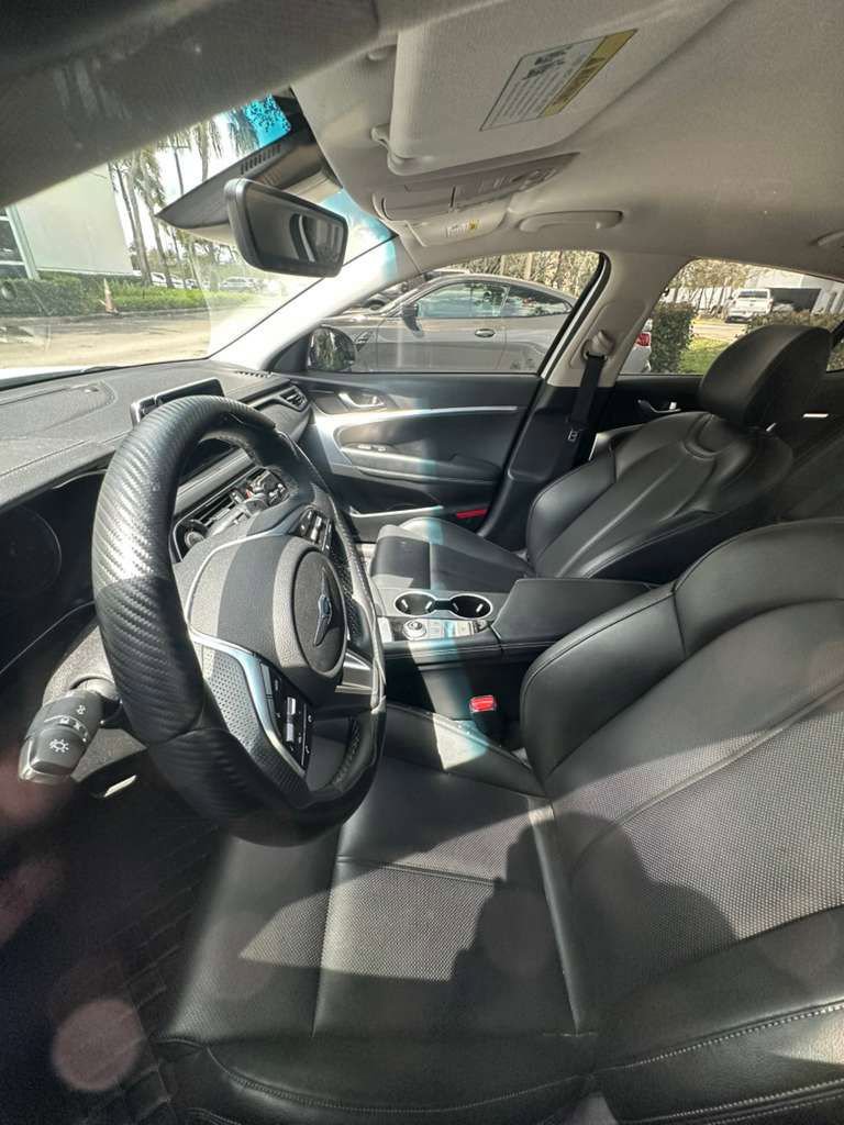 Used 2020 Genesis G70 2.0T RWD image 11