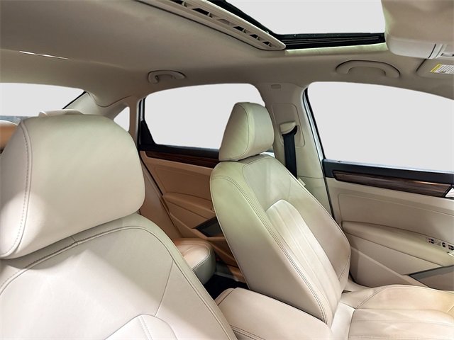 Used 2020 Volkswagen Passat 2.0T SEL image 33