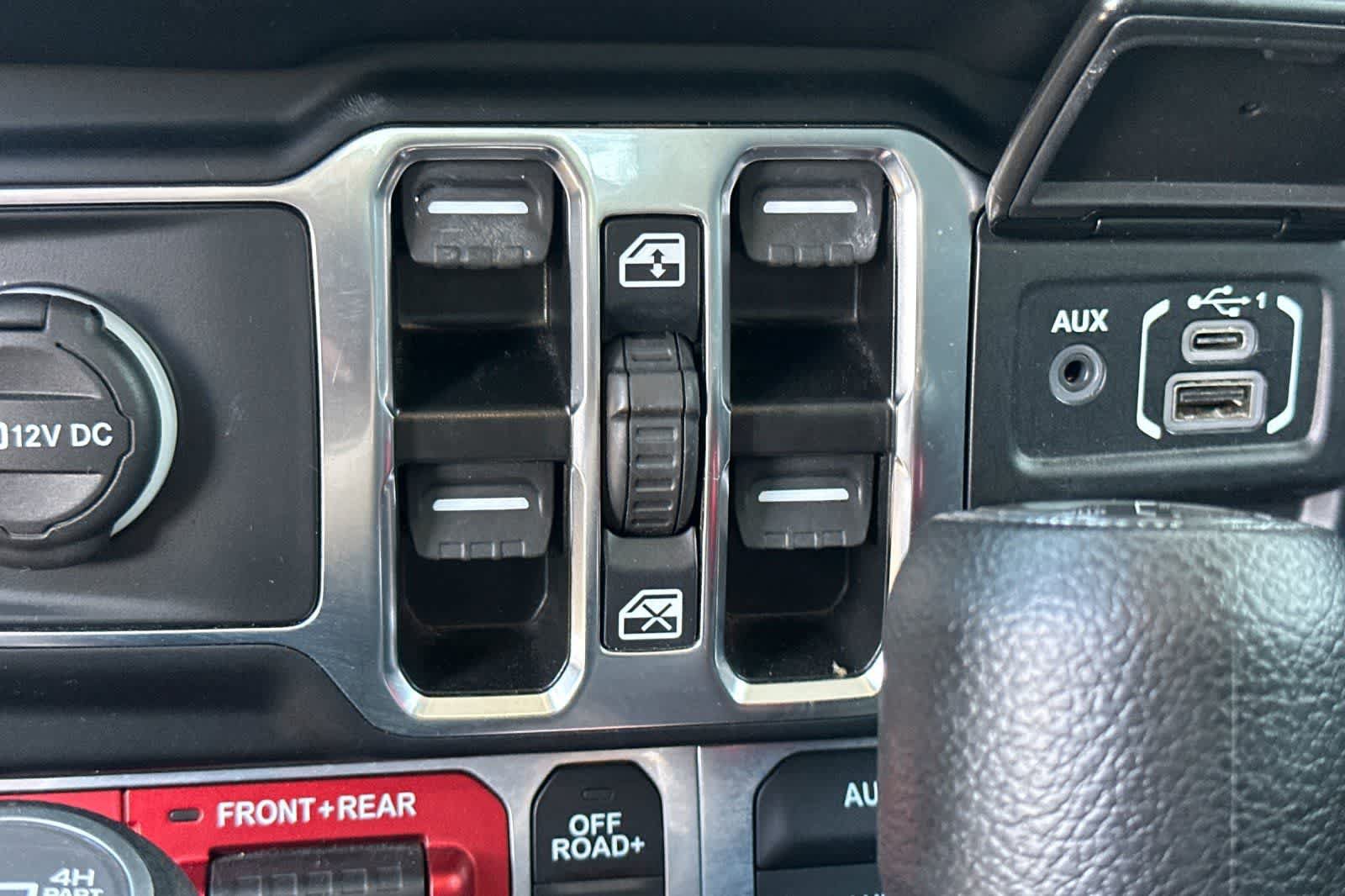 Used 2024 Jeep Wrangler Unlimited Rubicon 4xe AWD/4WD image 13