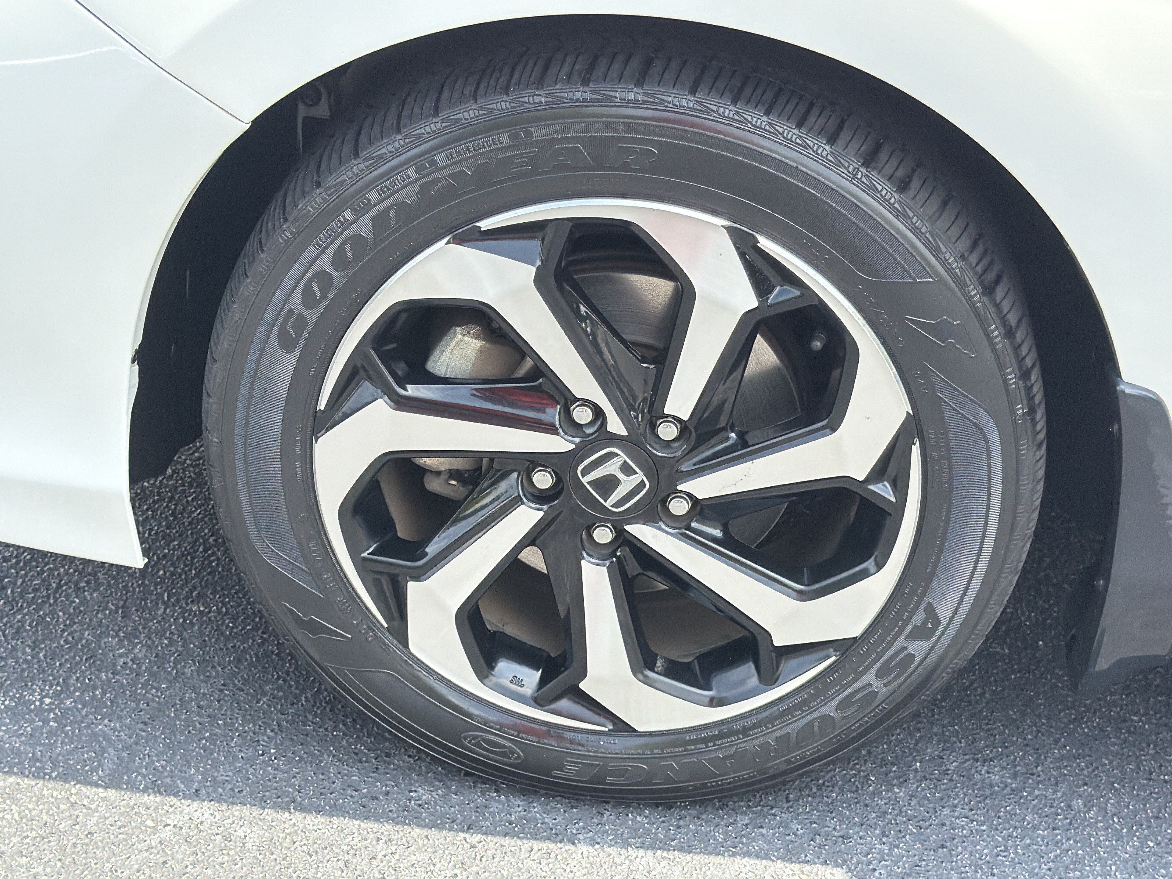 Used 2017 Honda Accord EX-L image 28