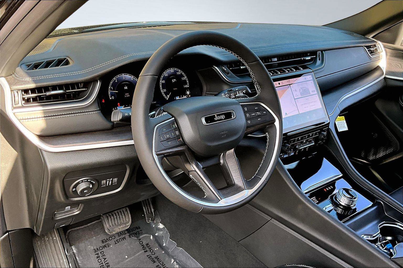 New 2025 Jeep Grand Cherokee L Limited w/ Luxury Tech Group II image 7