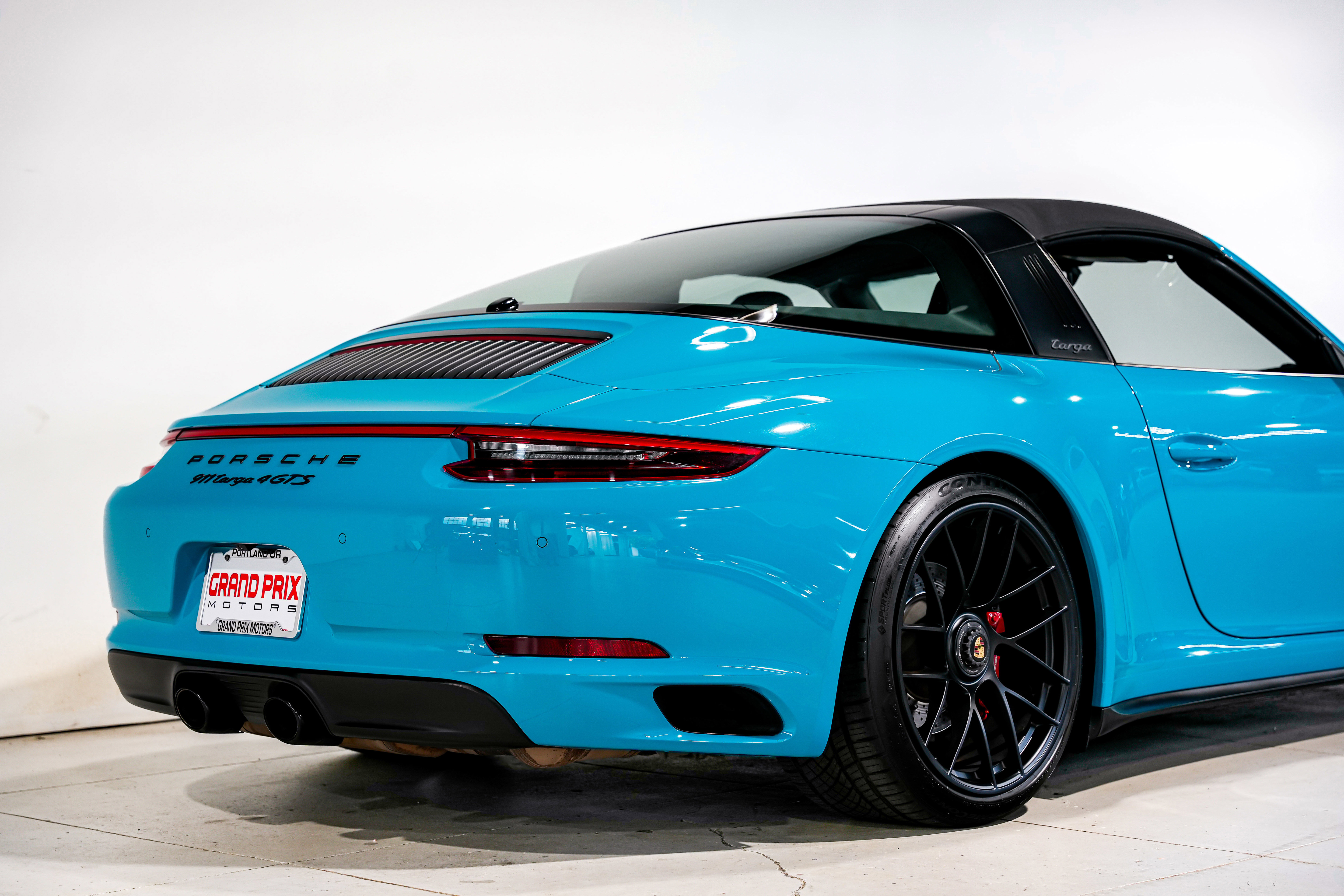 Used 2017 Porsche 911 Targa 4 GTS image 36