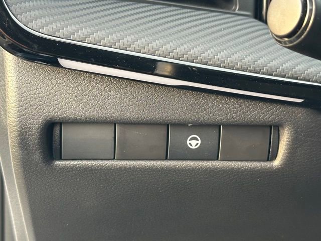 Used 2025 Nissan Kicks SR AWD/4WD image 23