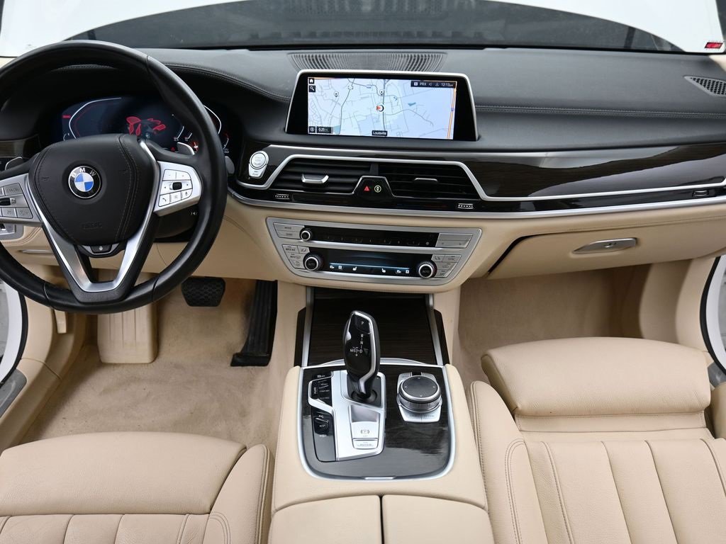 Used 2021 BMW 740i xDrive image 13