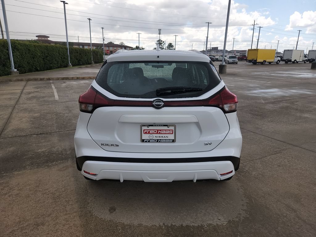 Used 2024 Nissan Kicks SV FWD image 6
