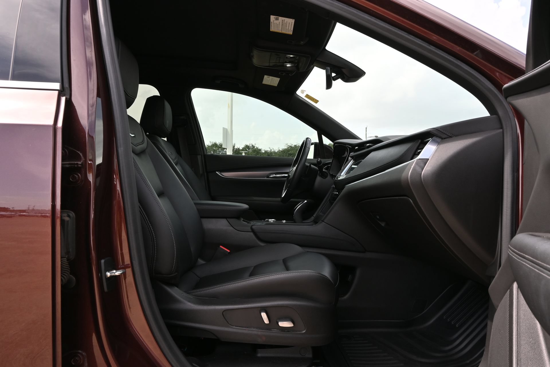 Certified 2023 Cadillac XT6 Luxury FWD image 25