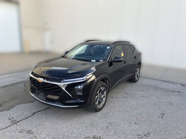 Used 2024 Chevrolet Trax LT w/ Driver Confidence Package FWD image 14