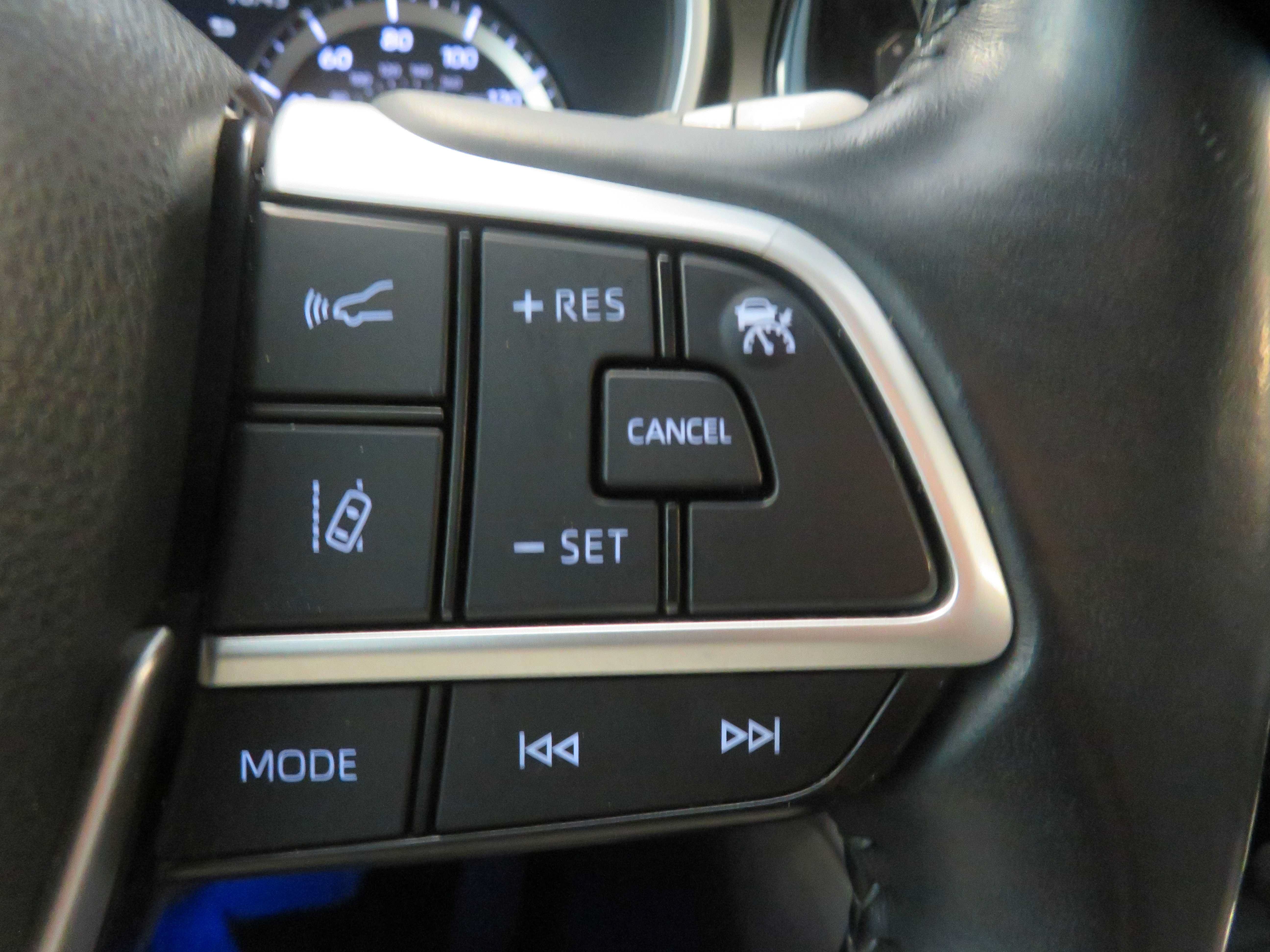 Used 2023 Toyota Highlander XLE FWD image 38