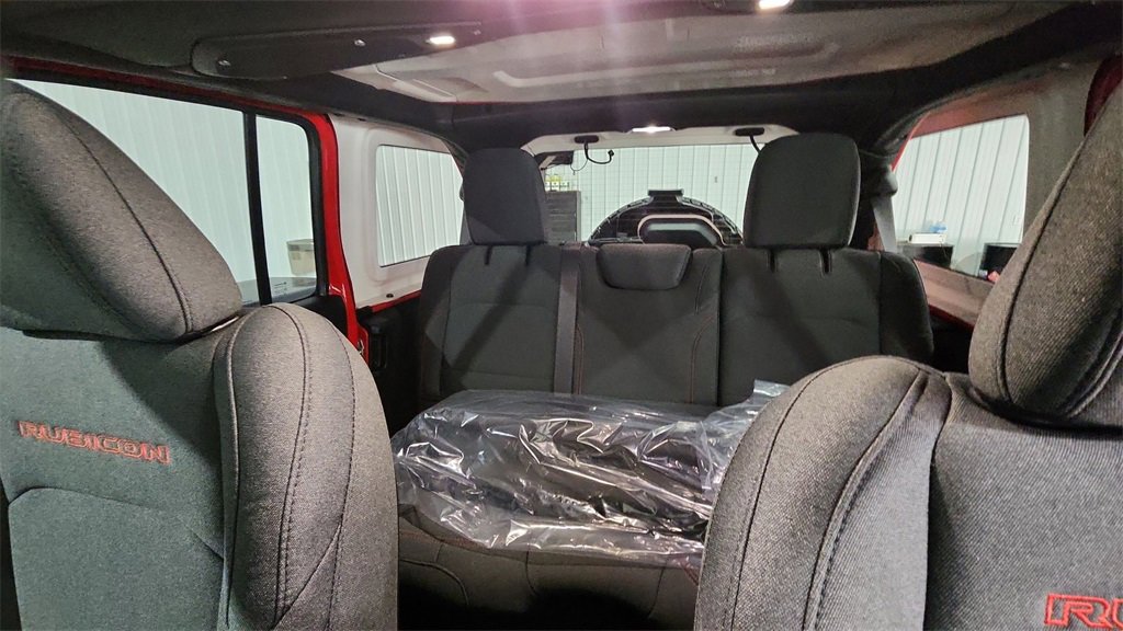 New 2026 Jeep Wrangler Unlimited Rubicon w/ Xtreme 35 Tire Package image 25