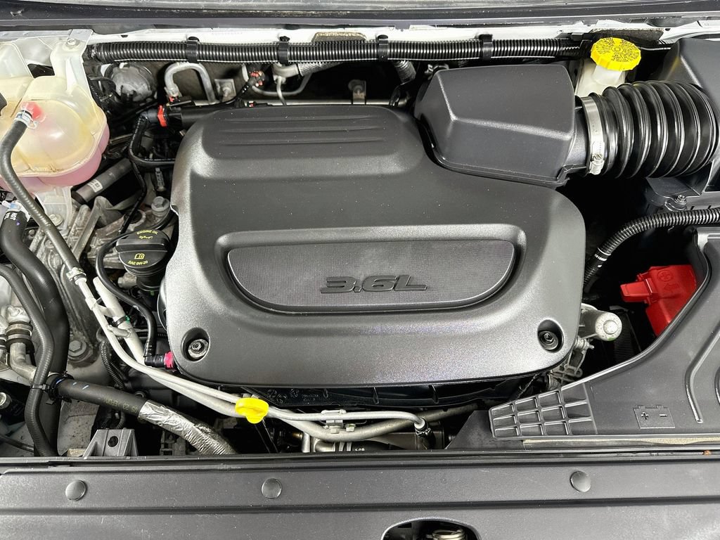 Certified 2023 Chrysler Pacifica Touring-L FWD image 41