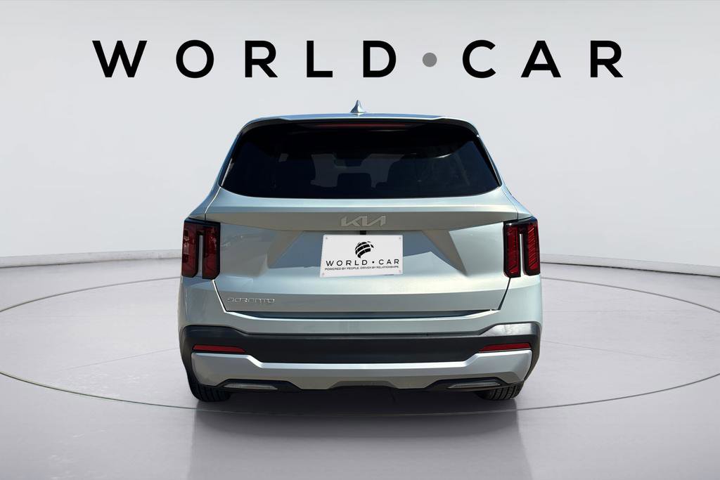 Certified 2026 Kia Sorento LX FWD image 2