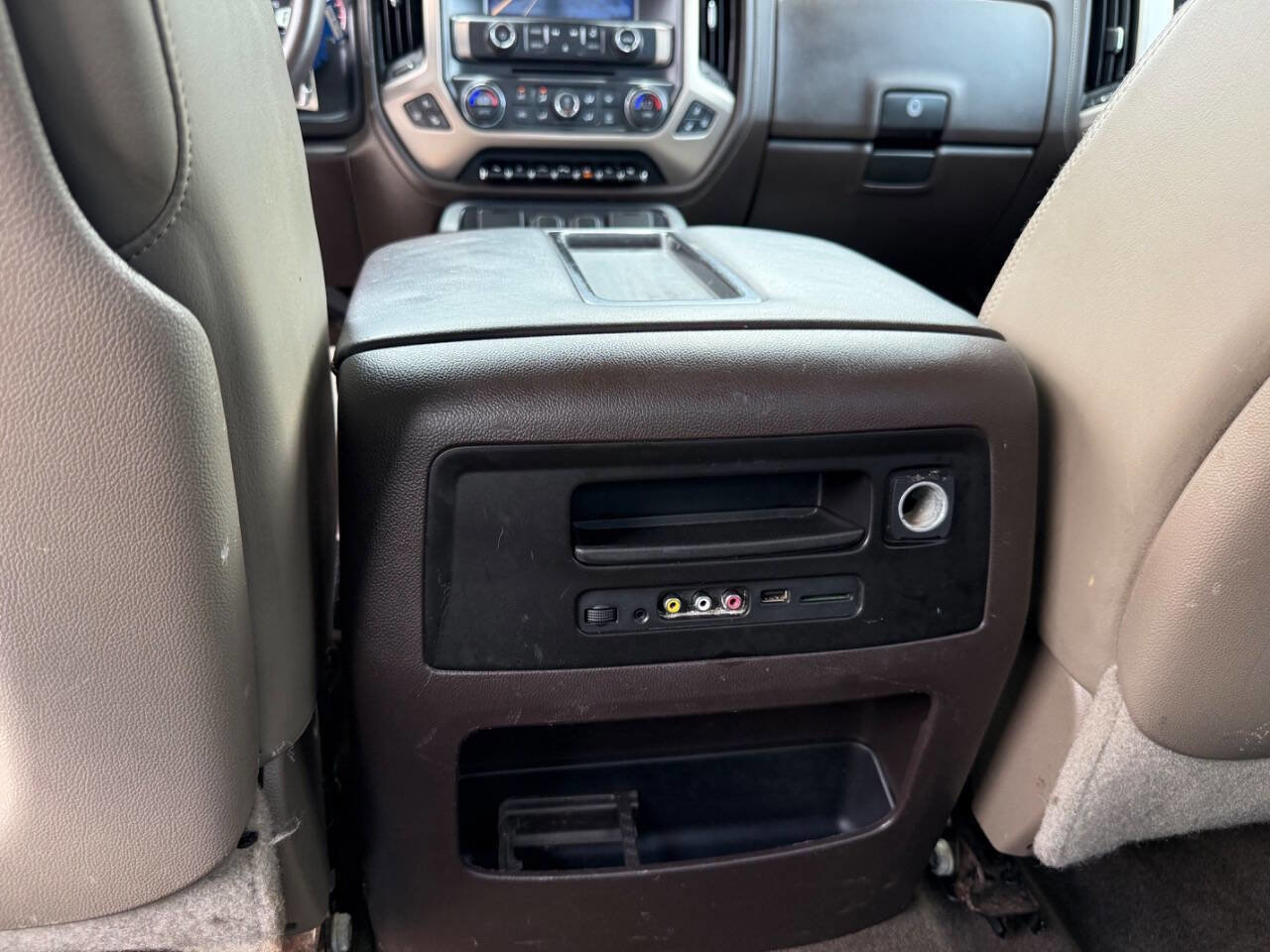 Used 2015 GMC Sierra 2500 Denali w/ Duramax Plus Package AWD/4WD image 22