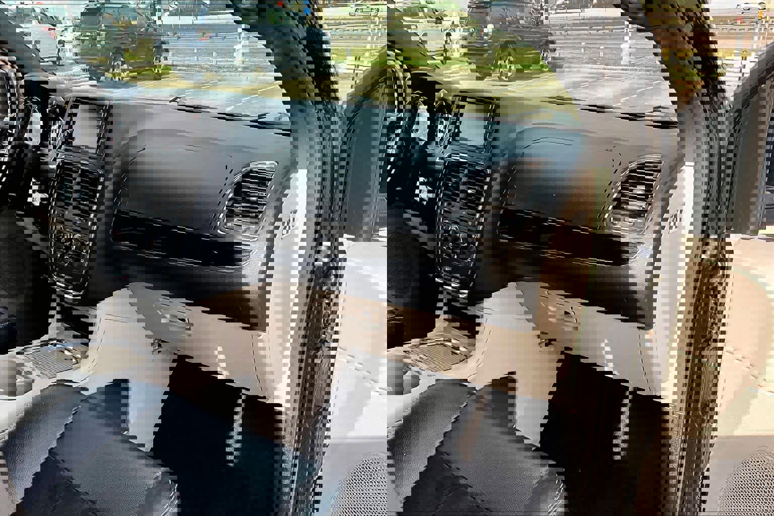 Used 2017 Dodge Grand Caravan SXT image 18