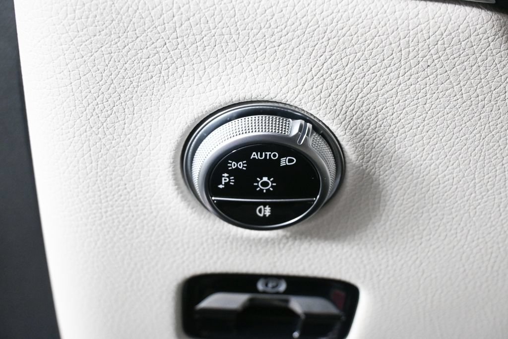 Certified 2024 Mercedes-Benz GLC 300 4MATIC image 9
