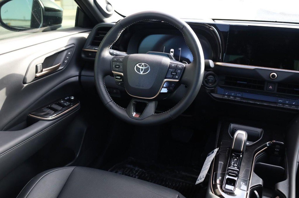 New 2025 Toyota Crown Platinum image 25