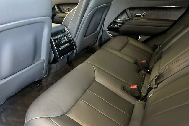 Used 2023 Land Rover Range Rover Sport SE AWD/4WD image 12