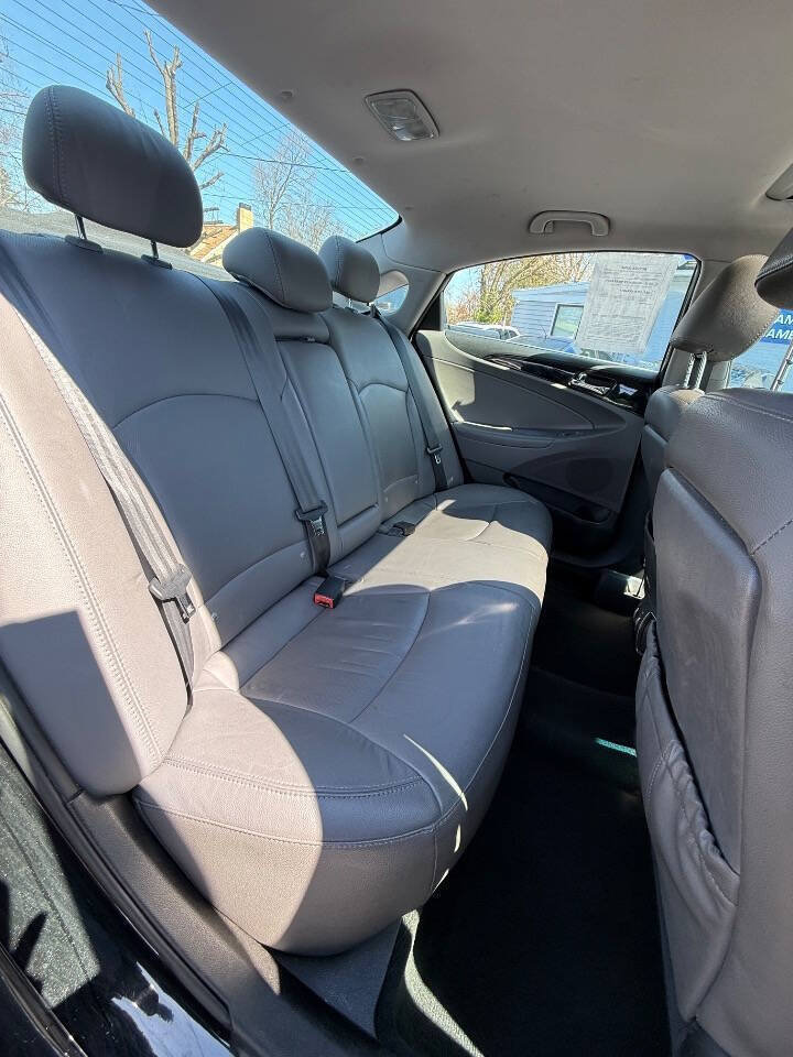 Used 2011 Hyundai Sonata Limited FWD image 16