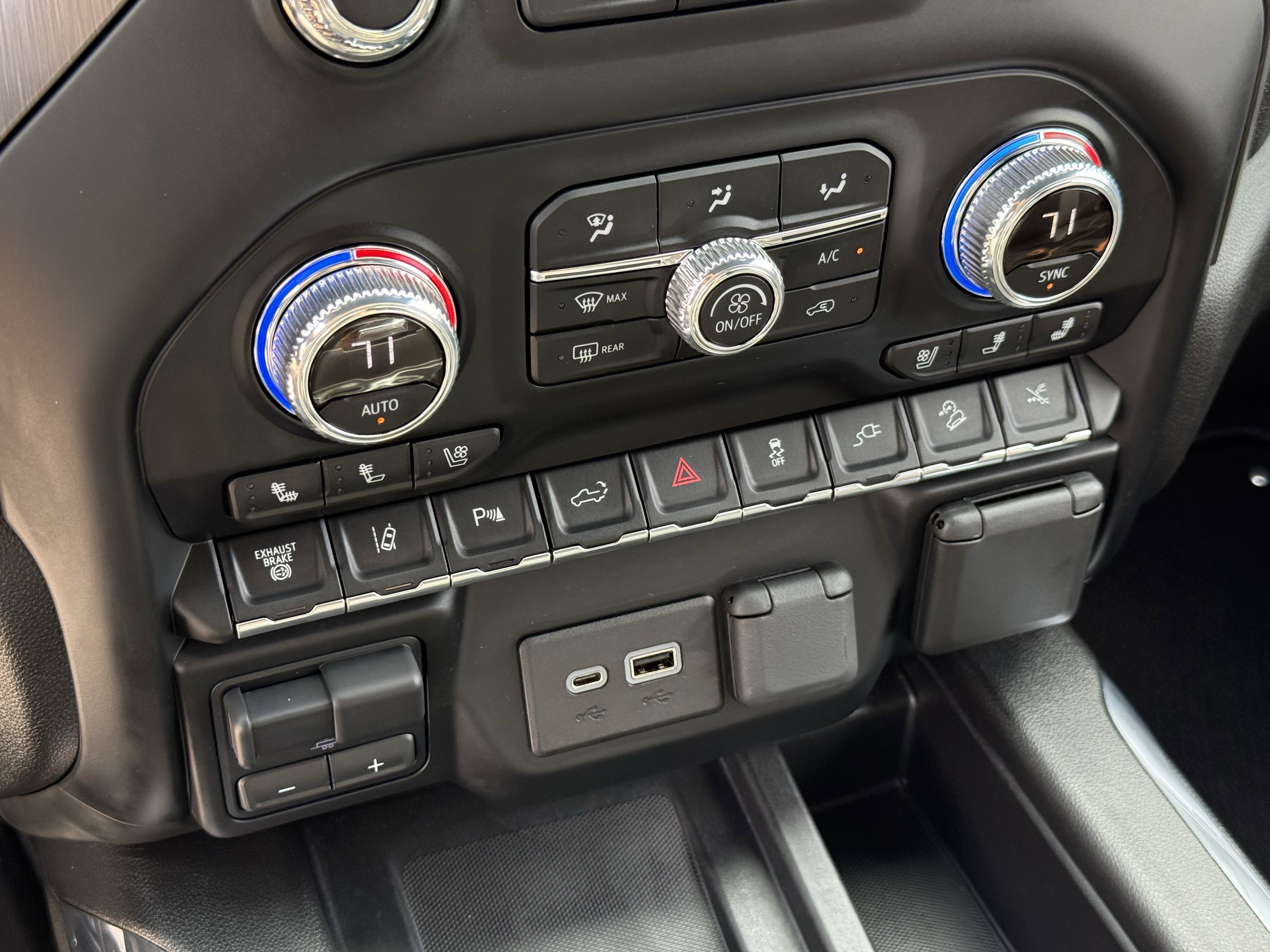 Used 2022 GMC Sierra 2500 AT4 w/ AT4 Preferred Package image 22