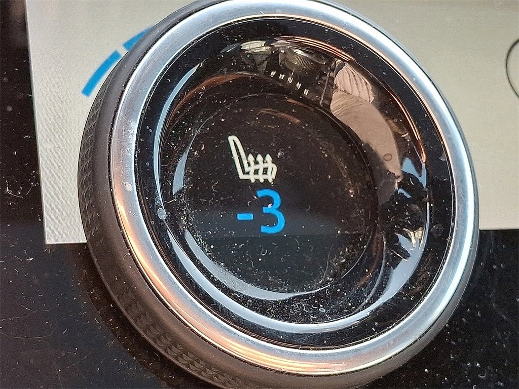 Used 2019 Land Rover Range Rover Velar R-Dynamic HSE image 26