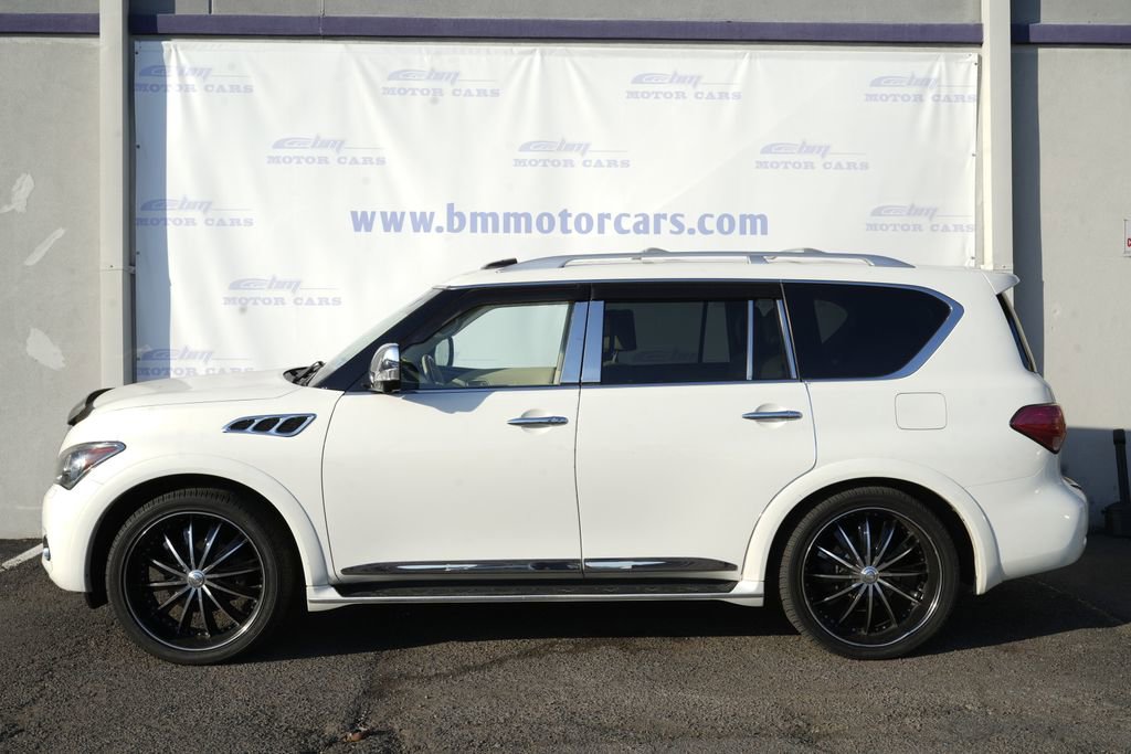 Used 2012 INFINITI QX56 4WD w/ Deluxe Touring Pkg image 8