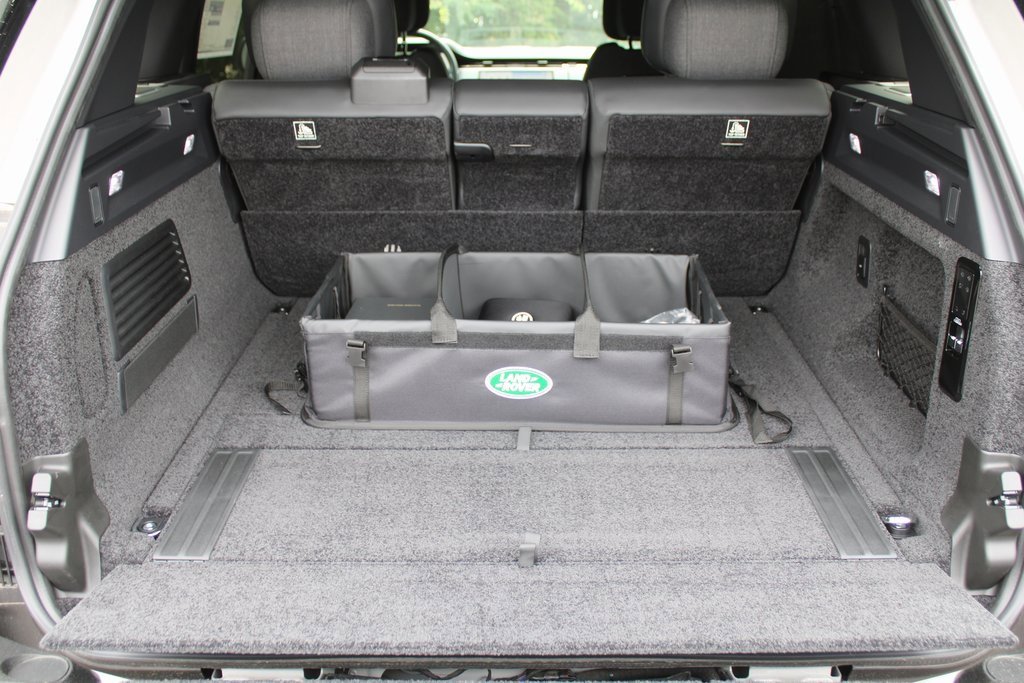 New 2025 Land Rover Range Rover SV image 11