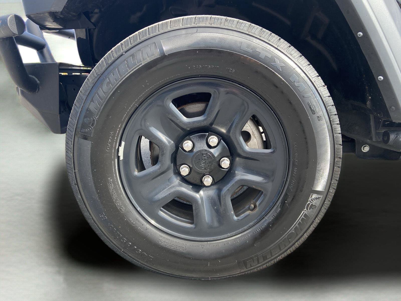Used 2022 Jeep Wrangler Sport AWD/4WD image 39