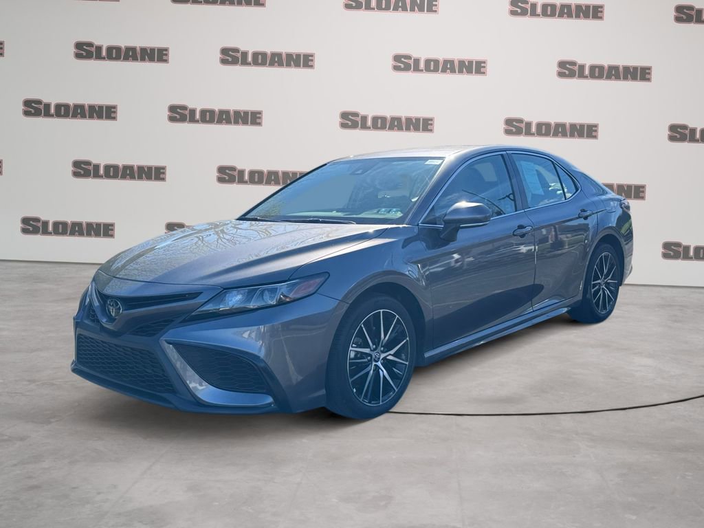 Used 2024 Toyota Camry SE FWD image 1