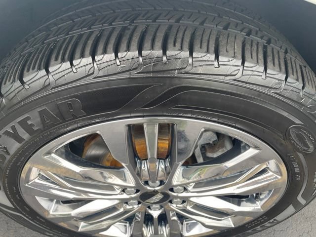 Used 2017 Cadillac XT5 Premium Luxury FWD image 35
