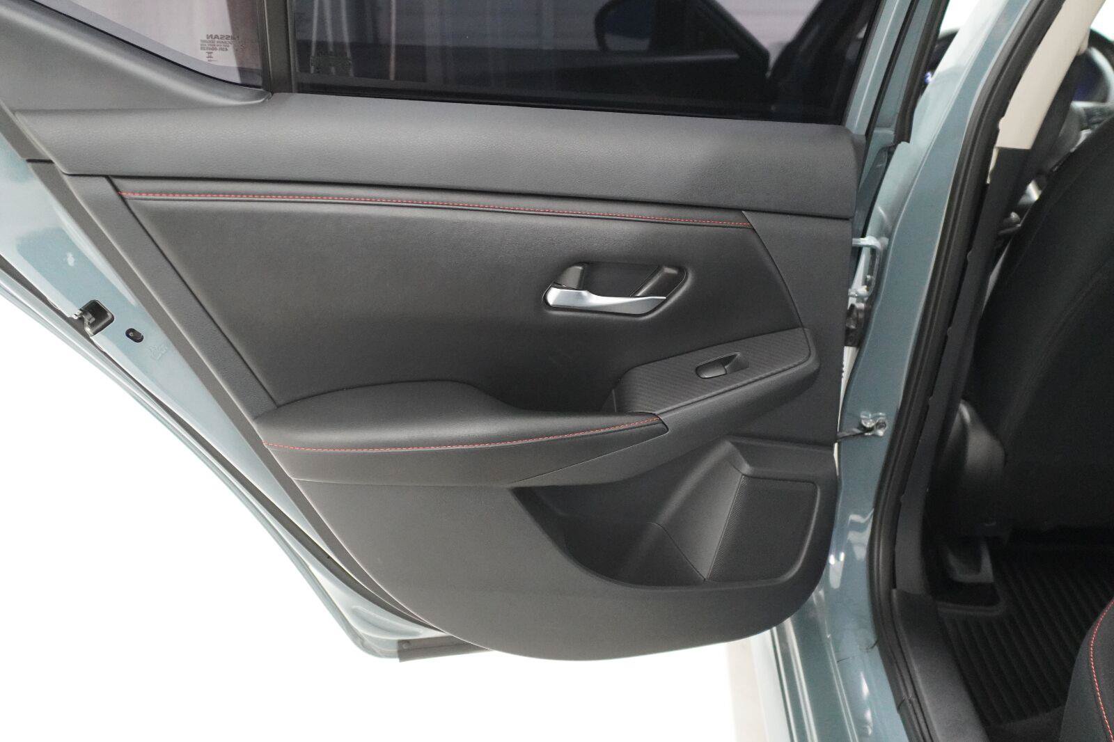 Used 2024 Nissan Sentra SR FWD image 9